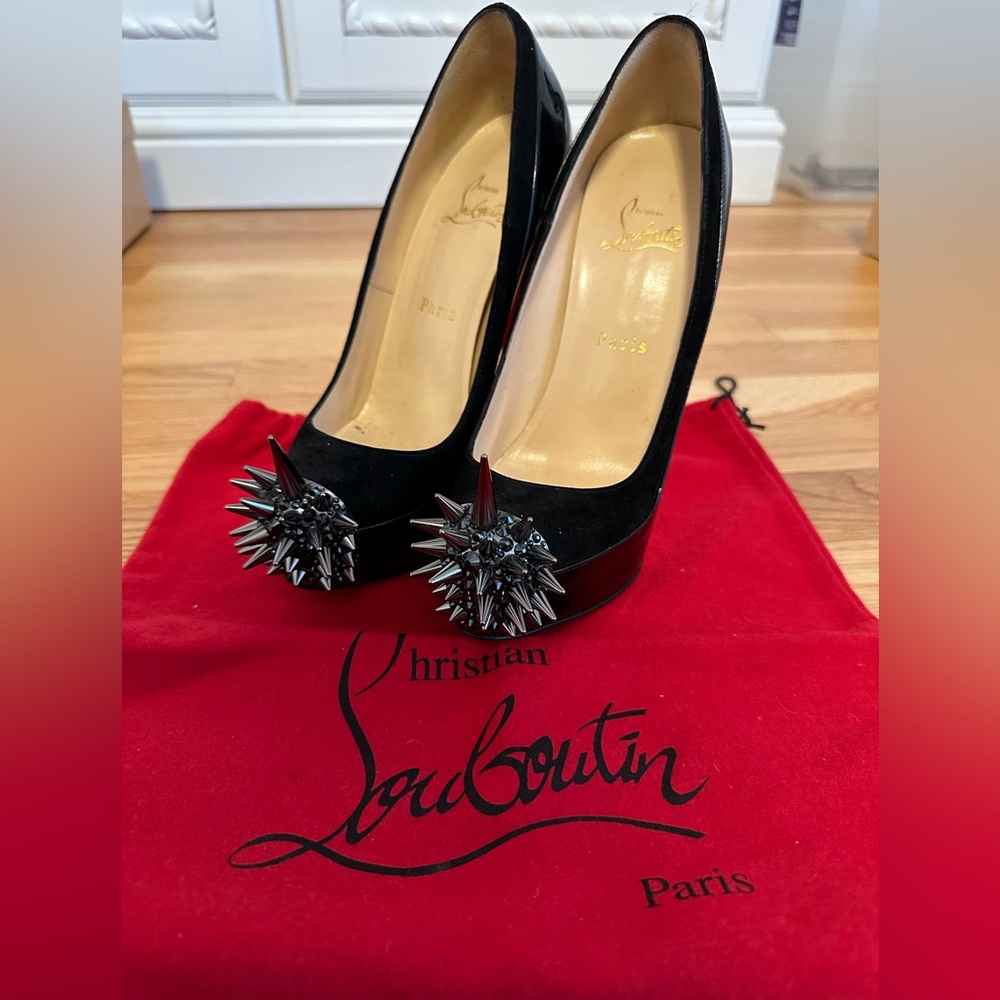 Christian Louboutin Black Patent and Suede Asteroid Pumps Size 37.5